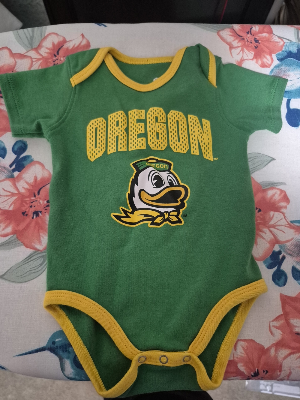 Official GEN2 Oregon Ducks Green & Yellow Baby One-Piece Bodysuit 3-6m